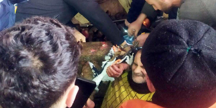 Mezbahada kolunu makineye kaptıran işçi yaralandı