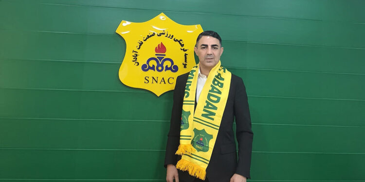 Mustafa Özer, İran ekibi Sanat Naft'ın başına geçti