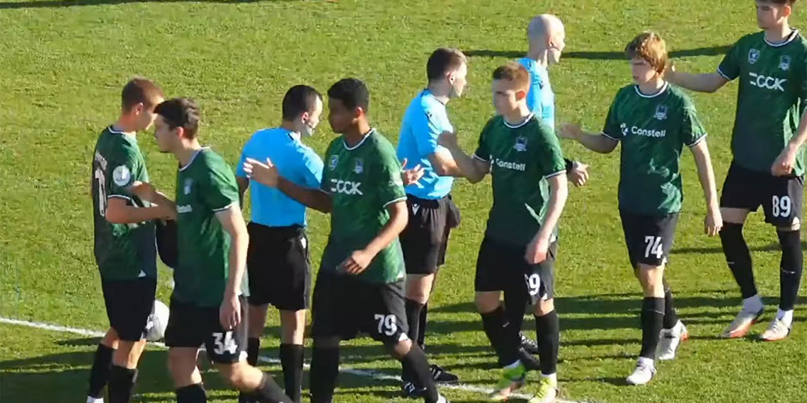 10 yılı aşkın süredir yurt dışından kampa gelen takımların oynadığı Antalya'daki hazırlık maçlarında ithal hakem krizi büyüyor.