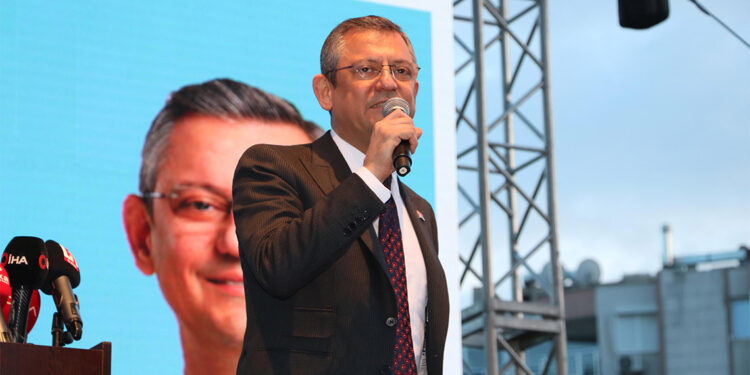 Özgür Özel Lütfü Savaş ile görüştü