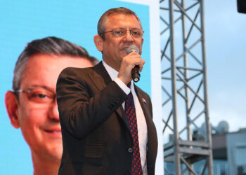 Siyasetteki kadın devrimini sizlere emanet etmeye geldim