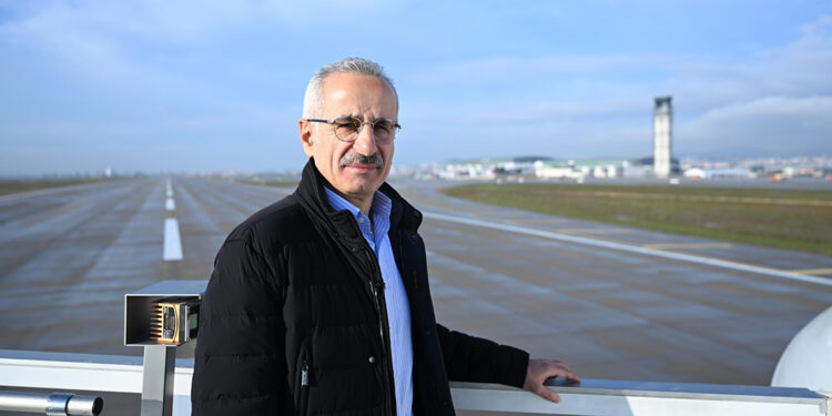 Ocakta havalimanlarında 14 milyon yolcuya hizmet verildi