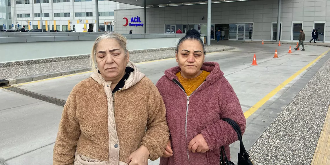 Ankara'da okulda düştüğü öne sürülen mira şahin (8), yoğun bakımda tedaviye alındı. Şahin'in ailesi, olaydan okulu sorumlu tutarken, bakanlık soruşturma başlattı.