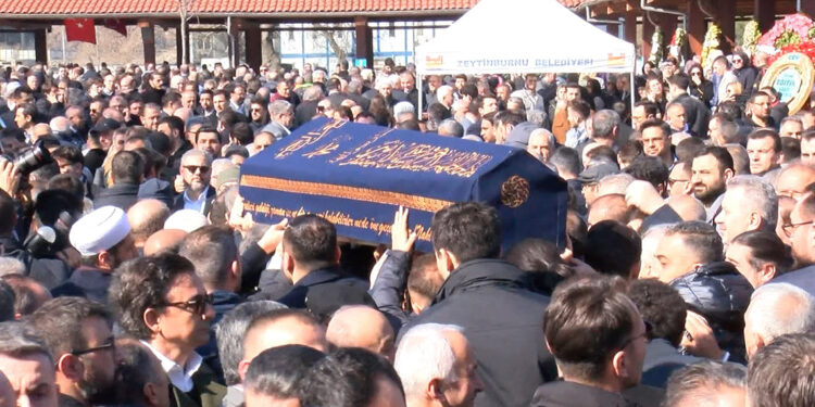 Ömer Bolat'ın babası son yolculuğuna uğurlandı