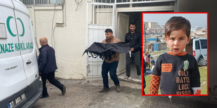 Otomobilin çarptığı 3 yaşındaki çocuk öldü