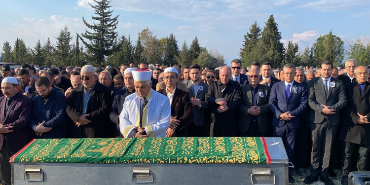 Özel, Mehmet Orhun Döğüşcü'nün cenazesine katıldı