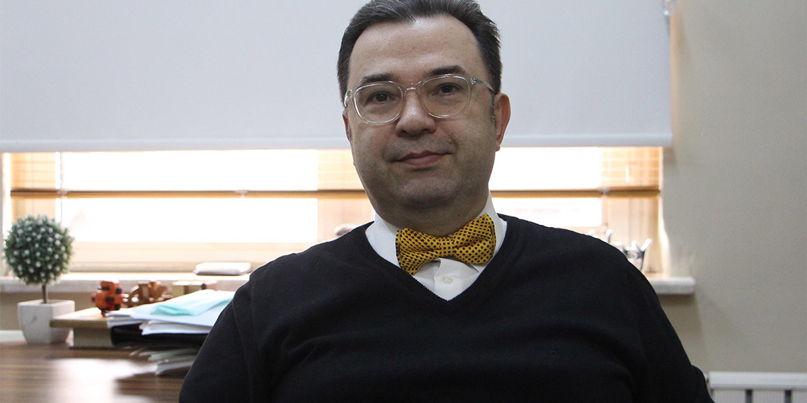 Trakya Üniversitesi (TÜ) Tıp Fakültesi Fizyoloji Anabilim Dalı Başkanı Prof. Dr. Levent Öztürk, "Uyku bozukluğu iş verimimizi bozar. Çünkü uykumuzu alamadığımızda bütün bilinçsel süreçlerimiz etkileniyor" dedi.