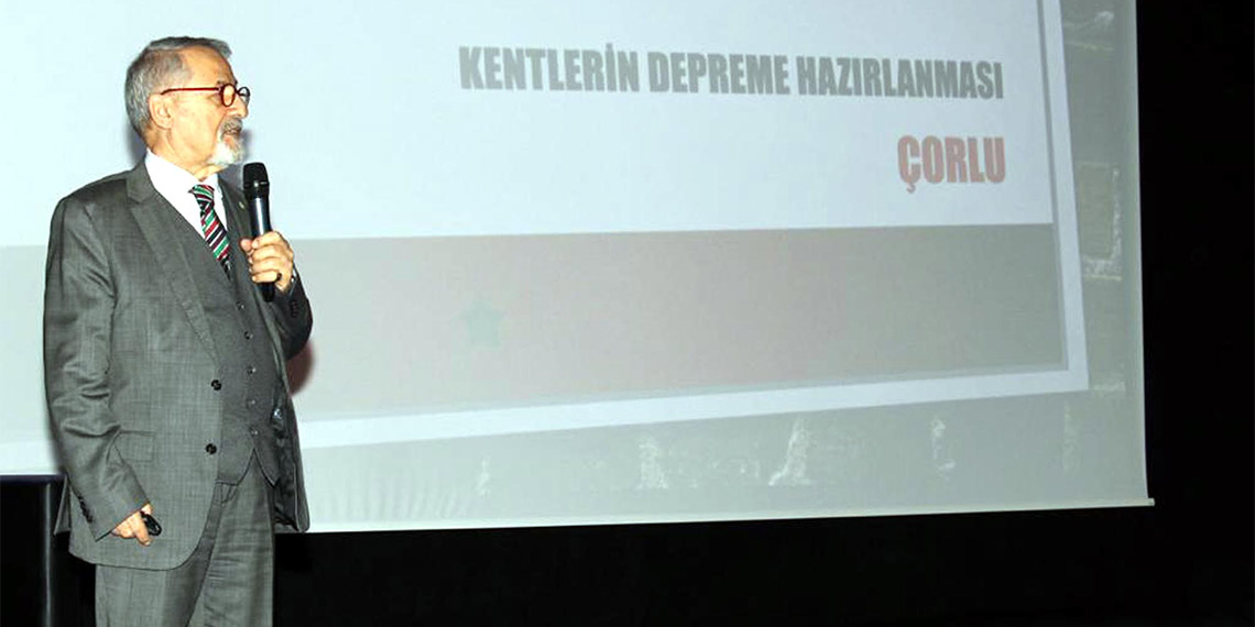 Prof. Dr. Naci Görür, Marmara Bölgesi'nde deprem beklediklerini belirterek, "Marmara'da deprem bekliyoruz, bunun birçok nedeni var" dedi.