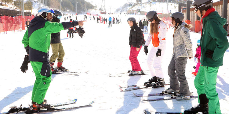 Palandöken'de 43 korsan kayak öğretmenine ceza