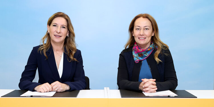 Pegasus ve TEV'den 1000 kız öğrenciye üniversite bursu