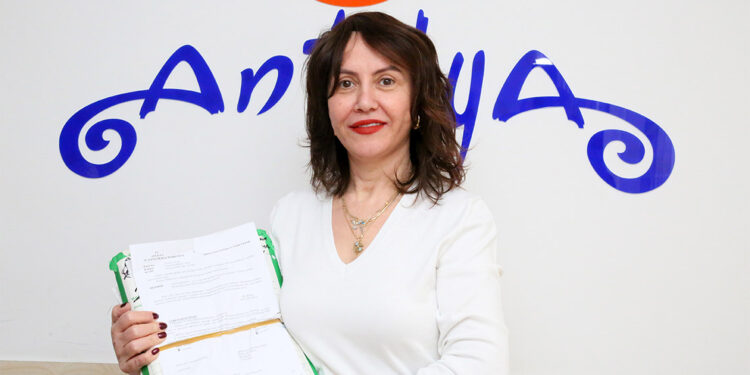 Sağlık turizmi davalarında Türkiye'nin ilk bilirkişisi oldu