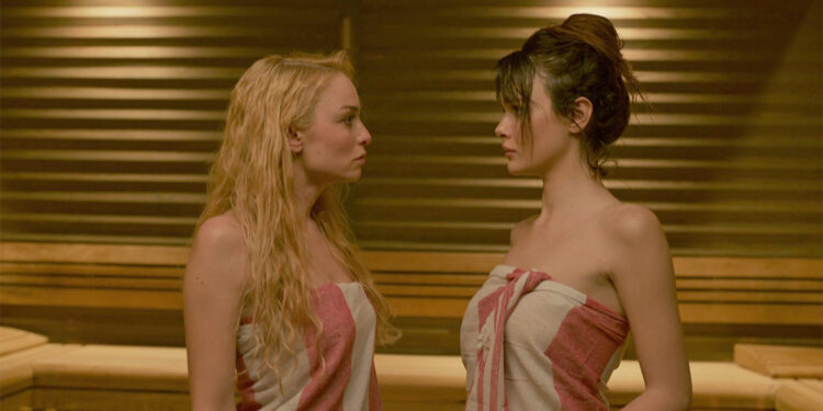 Senden Önce'nin sauna sahnesi sosyal medyada çok konuşuldu