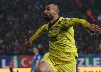 Serdar Dursun 2'nci Fenerbahçe dönemine golle başladı