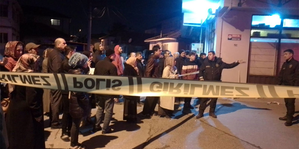 Şizofreni hastası tartıştığı komşusunu öldürdü