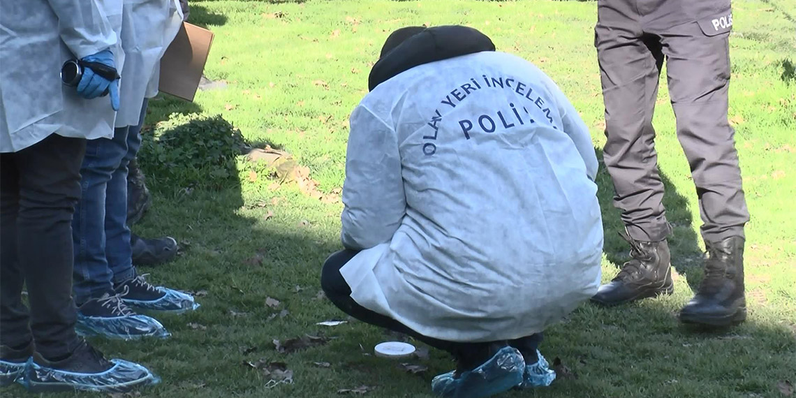Parkta bulunan cenin, polis ekiplerini harekete geçirdi