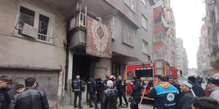 Şanlıurfa'da ev yangını: 1ölü, 4 yaralı