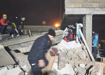 Şanlıurfa'da orta hasarlı ev çöktü: 2 ölü, 8 yaralı