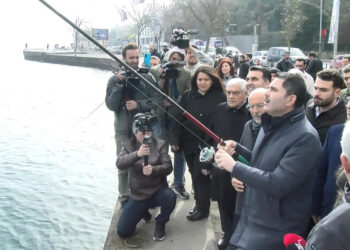 Sarıyer'de Murat Kurum'dan olta balıkçılarına ziyaret