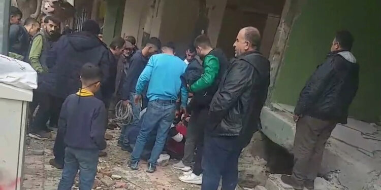 Su kuyusuna düşen 10 yaşındaki Miraç, halatla kurtarıldı