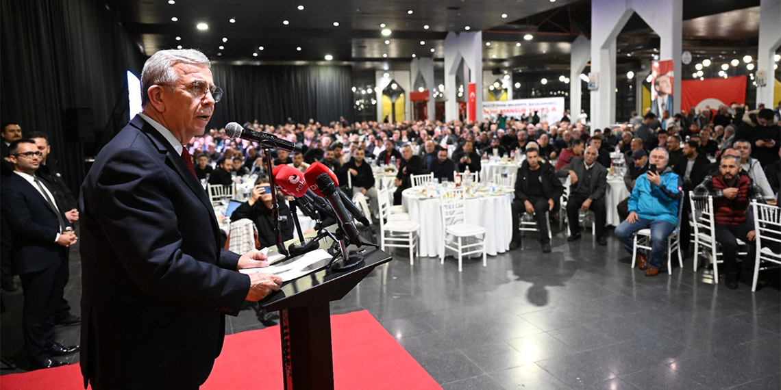 Ankara Büyükşehir Belediye Başkanı Mansur Yavaş, taksilerde uygulanan taksimetre ve güvenlik sistemlerine ilişkin, "Özel bir tesis kurduk. Bu sayede de vatandaşımız için daha güvenli ve konforlu bir yolculuk deneyimi başlıyor" dedi.