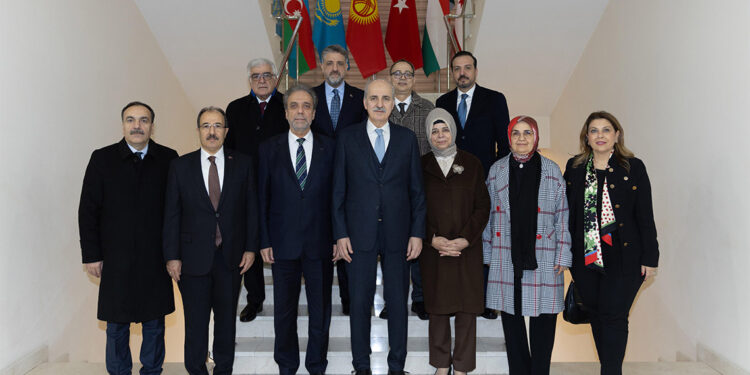 Anayasada köklü değişiklik bir fantezi değil