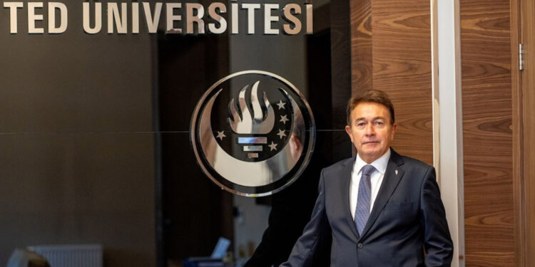 TED Üniversitesi yapay zekayı derslerine entegre ediyor