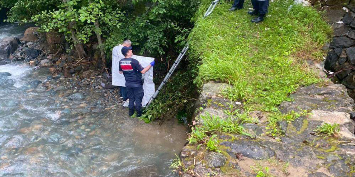 Öldürdüğü taksicinin cesedini dereye atıp, ilk eşini aramış