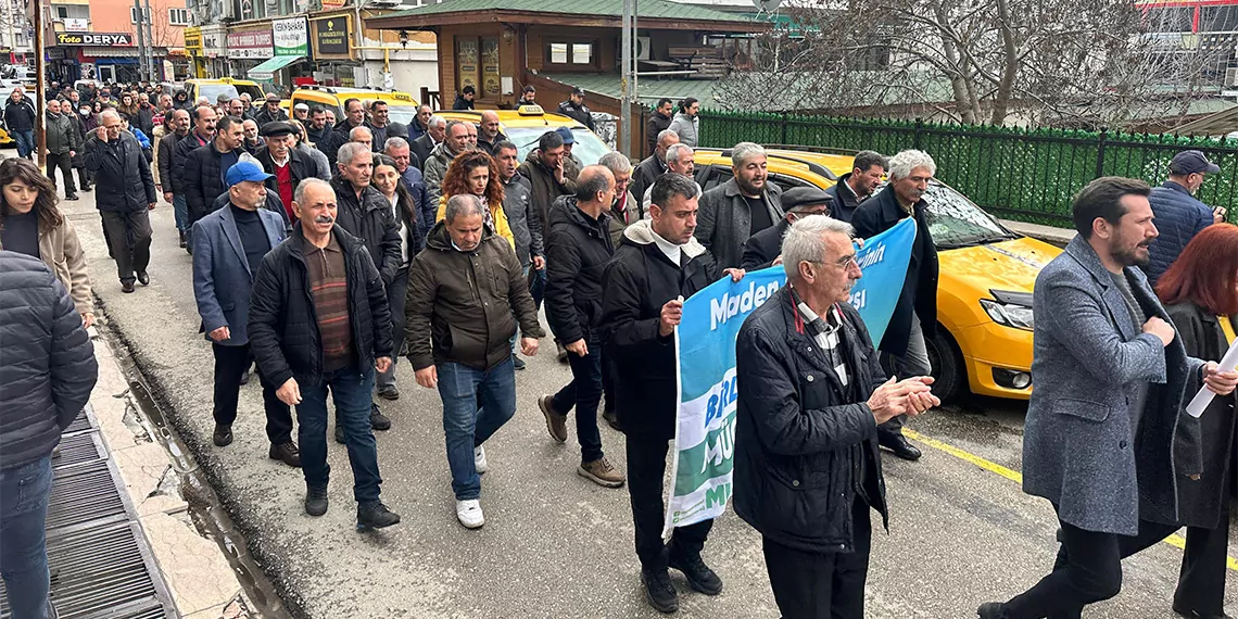 Maden ocağının kapatılması için yürüyüş düzenlendi