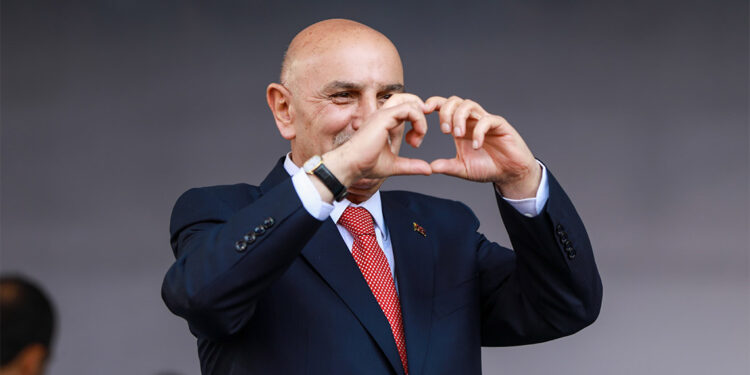 Sosyal medya anketlerine inanmayın