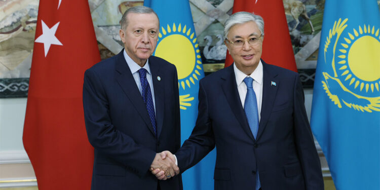 Türk Cumhuriyetleri ile ihracat azalırken, ithalat arttı