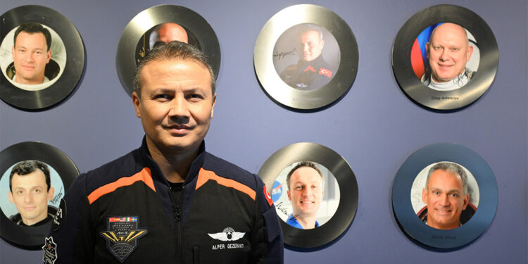 Alper Gezeravcı GUHEM'i ziyaret etti