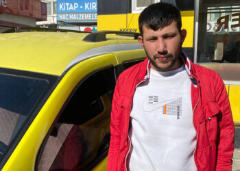 Taksi şoförü müşterisi tarafından bıçaklandı