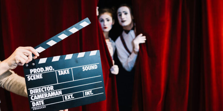 Tiyatro, muhalif tarafım