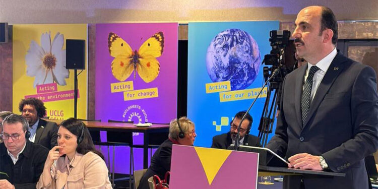 Dünyanın her yerinde acı çeken insanların sesi olmalıyız