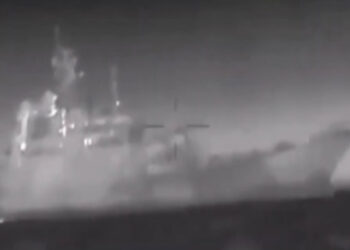 Ukrayna, Kırım açıklarında Rus çıkarma gemisini batırdı