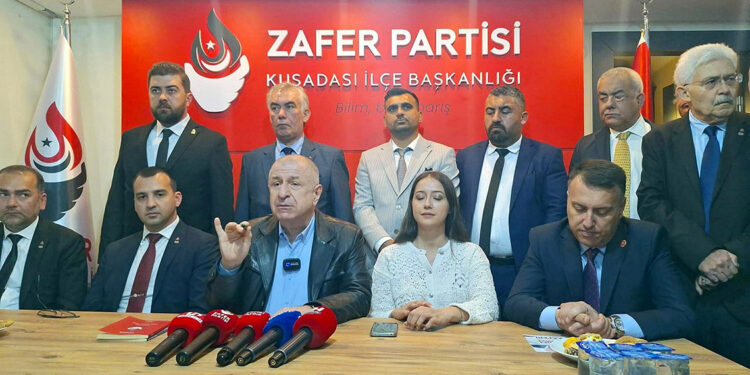 Ümit Özdağ: Türkiye'ye sahip çıkın sevgili gençler