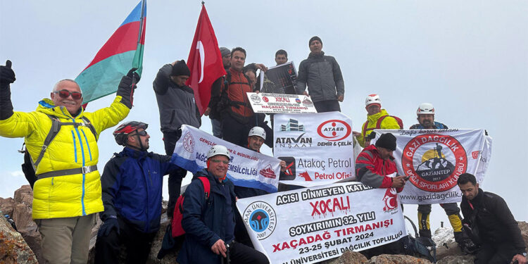 Hocalı şehitleri için Haça Dağı'na tırmandı
