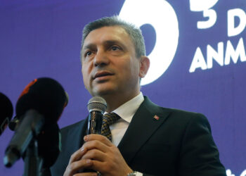 Vali Hulusi Şahin, depremde yaşadıklarını güçlükle anlattı