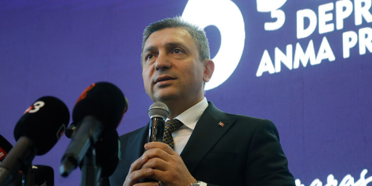 Vali Hulusi Şahin, depremde yaşadıklarını güçlükle anlattı