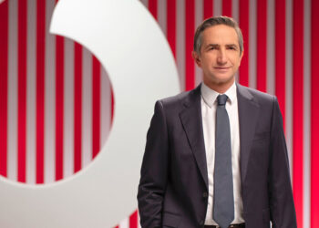 Vodafone'un servis gelirleri 13 milyar TL oldu