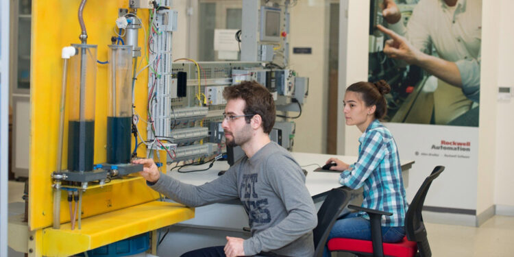 YÖK, uluslararası araştırma burslarını artırdı