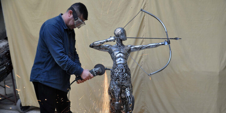 Yaptığı heykelin gelirini depremzedelere bağışlayacak