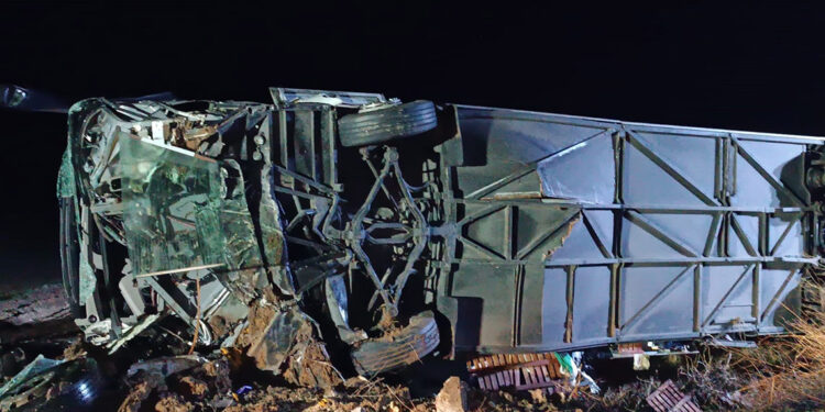 Yozgat'ta otobüs devrildi: 19 yaralı