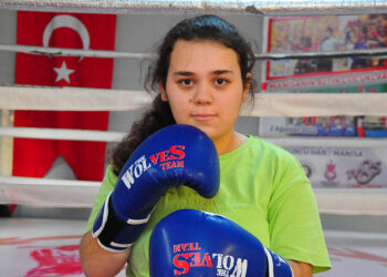 Zihinsel engelli Yarennur, muay thai ile hayata tutunuyor