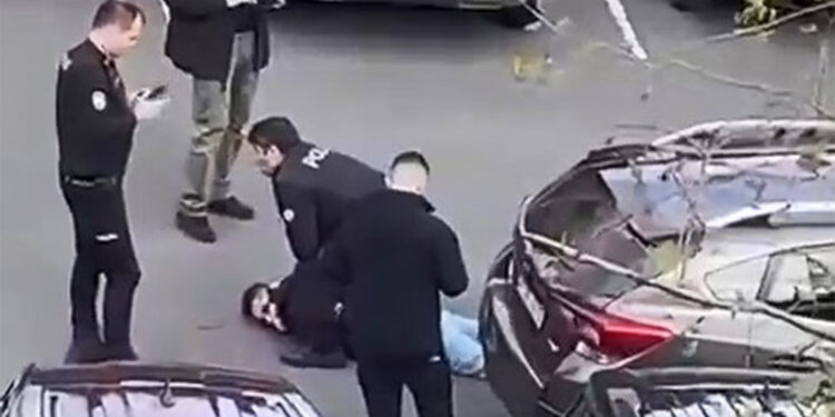 ABD İstanbul Başkonsolosluğu önünde hareketli dakikalar