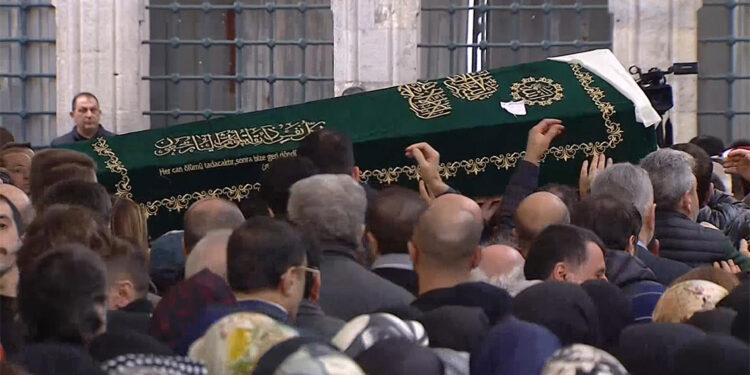 AK Parti İl Kadın Kolları Başkan Yardımcısı Baltacı defnedildi