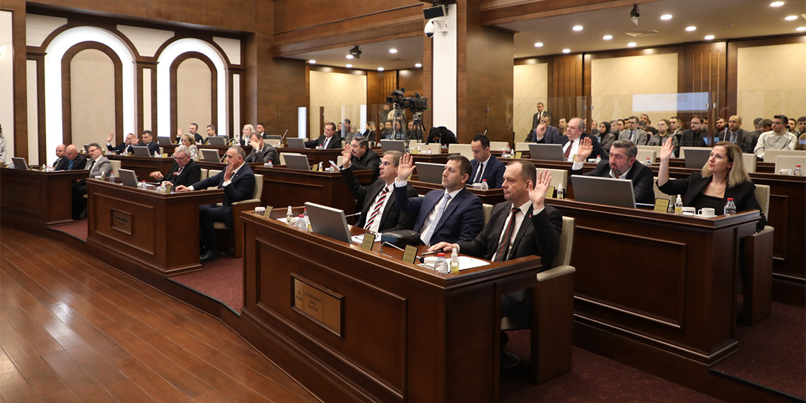 Büyükçekmece Belediye Başkanı Hasan Akgün'den şehitlik üzerine villa iddialarına açıklama, "Yazana da çizene de yazıklar olsun".