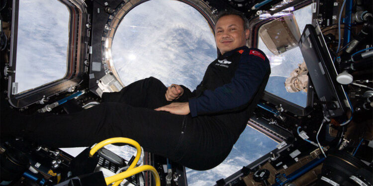 Alper Gezeravcı Türkiye Uzay Ajansı Yönetim Kurulu üyeliğine atandı