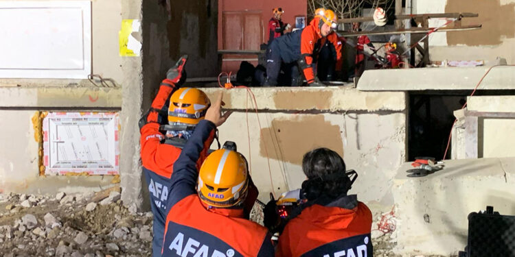 Ankara AFAD ekiplerinden deprem tatbikatı