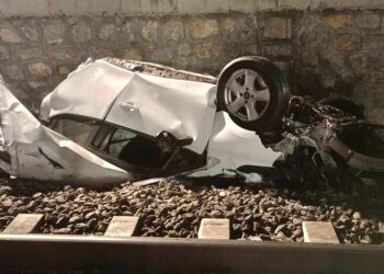 Ankara'da otomobil köprüden demir yoluna düştü; 1 ölü